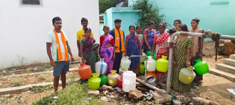 గ్రామంలో నీటి కోసం అవస్థలు పట్టించుకోలేని అధికారులు