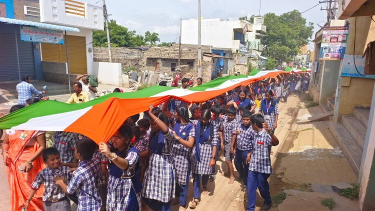 స్టార్ పారడైజ్ హైస్కూల్ ఆధ్వర్యంలో ఘనంగా స్వాతంత్ర దినోత్సవ వేడుకలు నిర్వహించారు